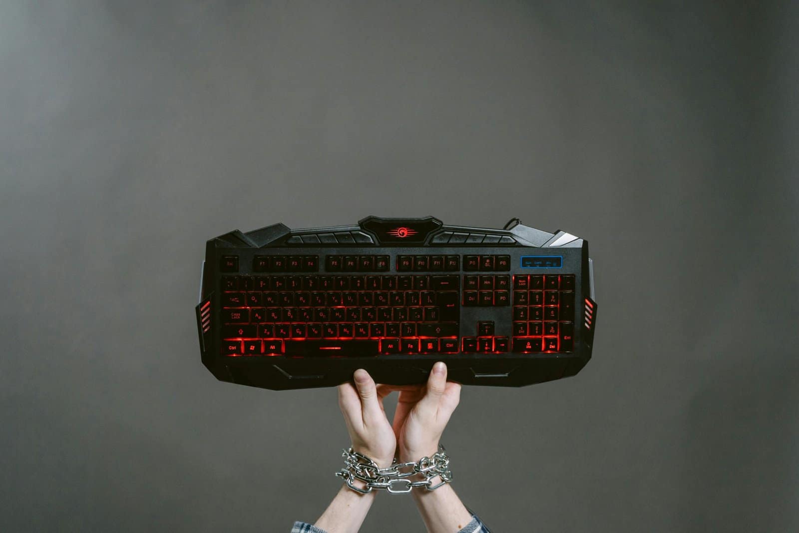 How Is Technology Making Live Interaction Feel More Addictive Than Ever?