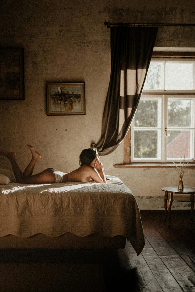 How Are Cam Models Making Their Lifestyle Feel Like Part Of The Fantasy?